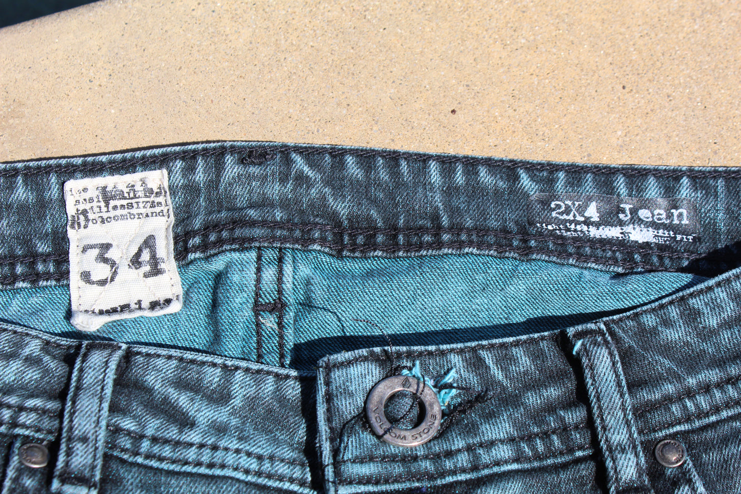 00s Vintage Volcom Women's Jeans
