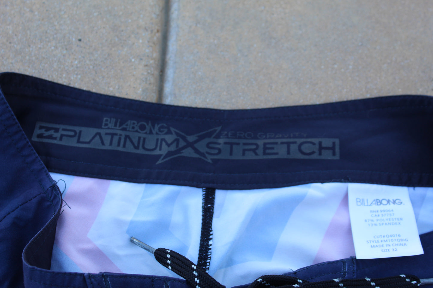 00s Vintage Billabong Star Boardshorts