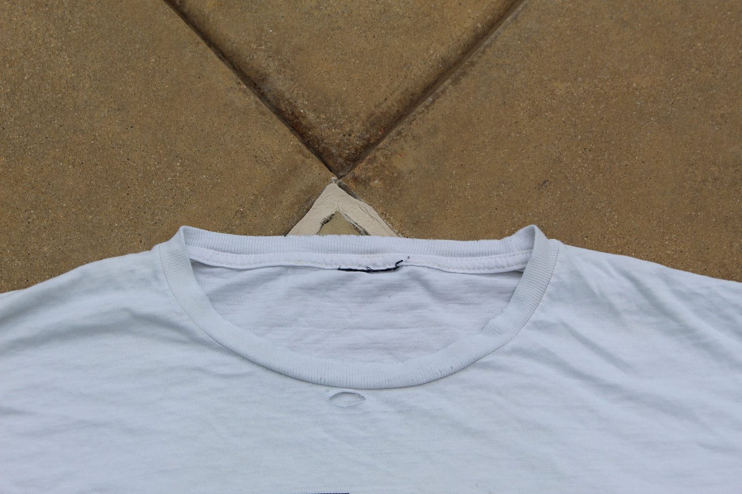Y2K Vintage Billabong Graffiti Spellout Tee