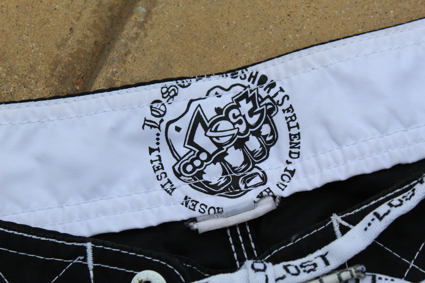 00s Vintage Lost Enterprise Boardshorts