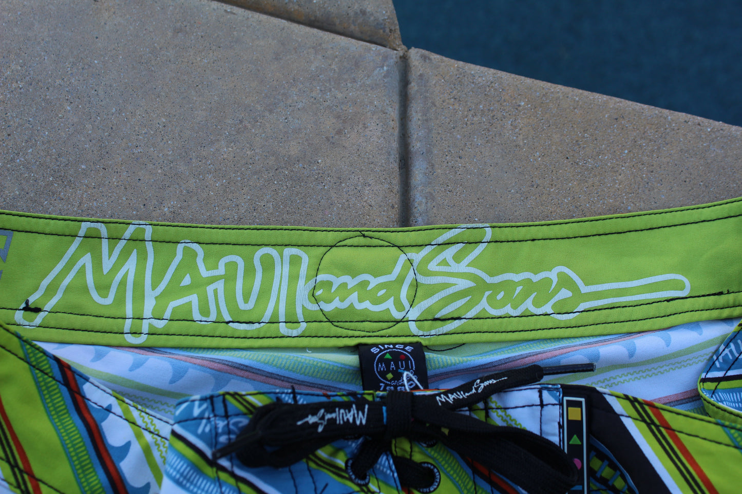 00s Rare Vintage Maui and Sons Baggy Boardshorts