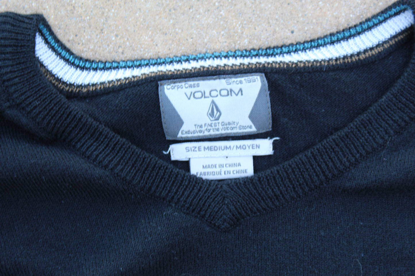 00s Vintage Volcom Sweater