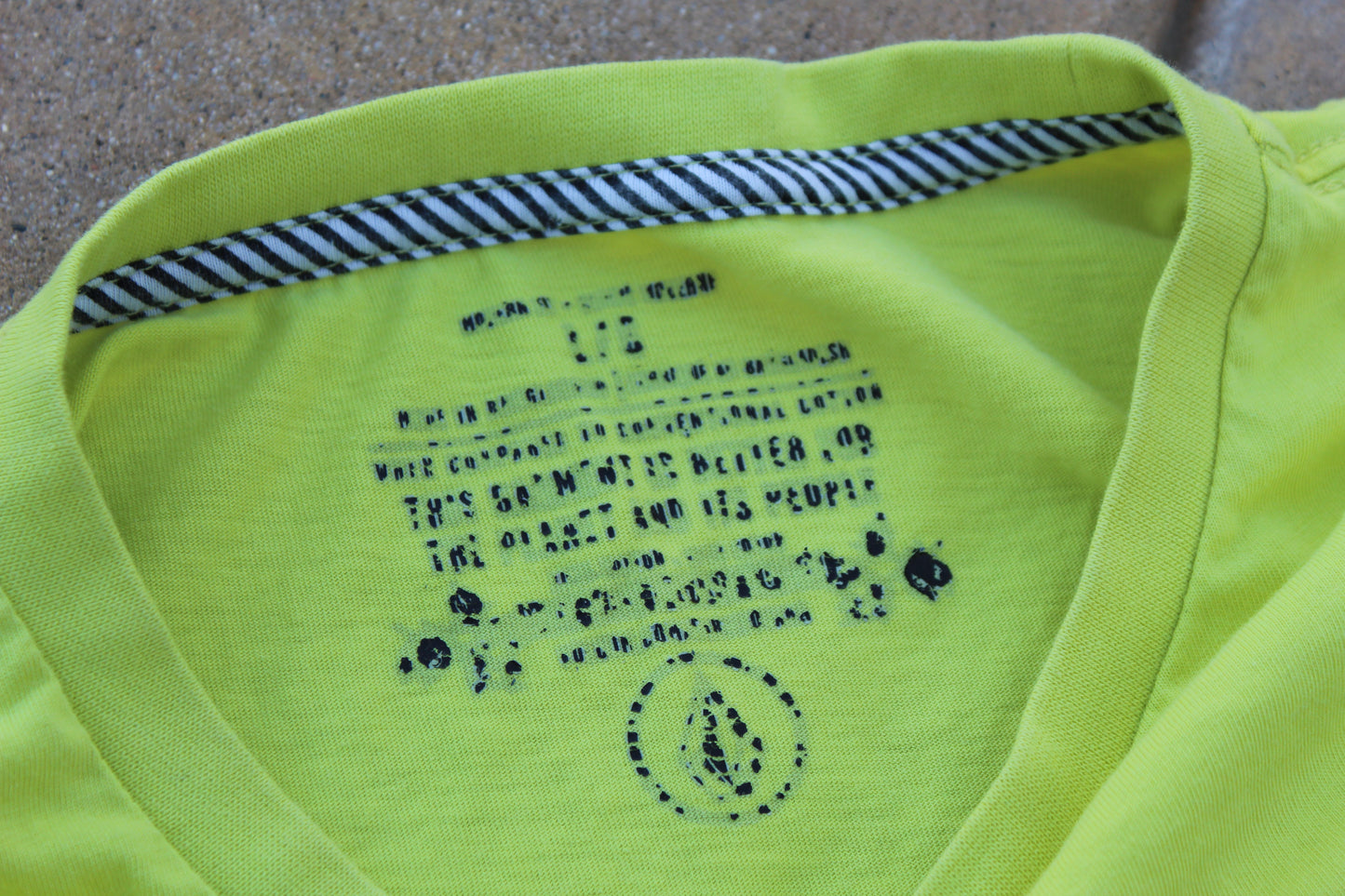 00s Vintage Volcom Hawaii Tee