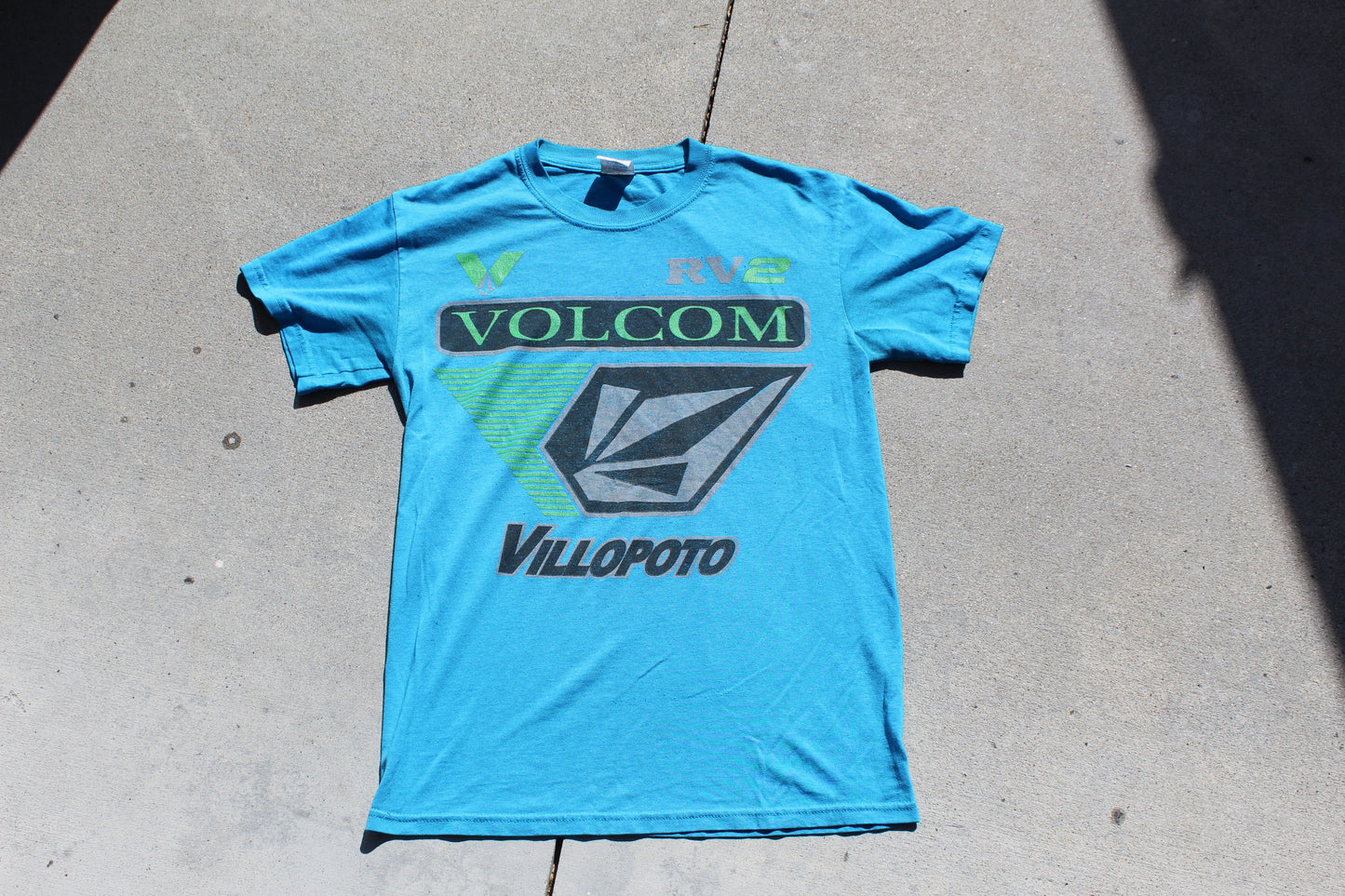 Y2K Volcom RV2 Tee