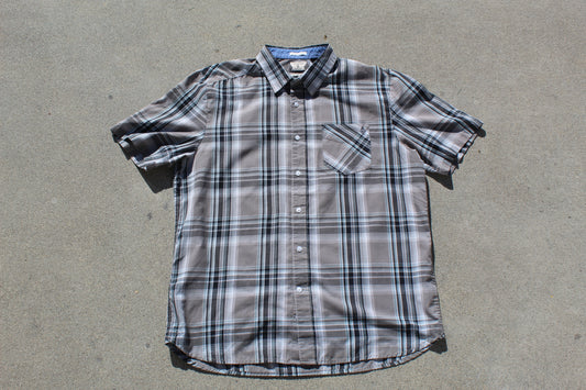 Y2K Corpo Class Volcom Plaid Button Up (L)