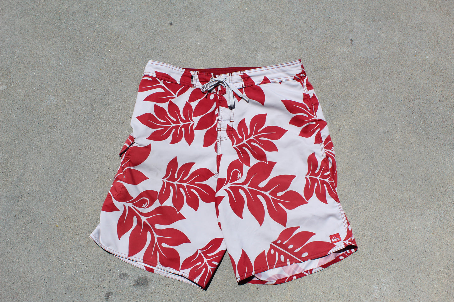Y2K Quiksilver Baggy Floral Boardies (W33") - Revival Surfwear