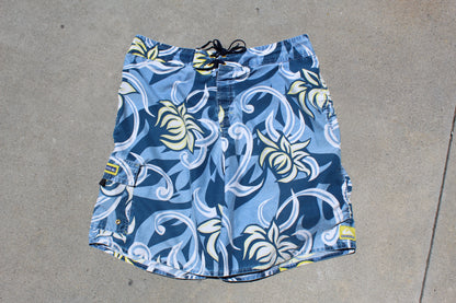 90s Quiksilver Floral Baggy Boardshorts (W35") - Revival Surfwear